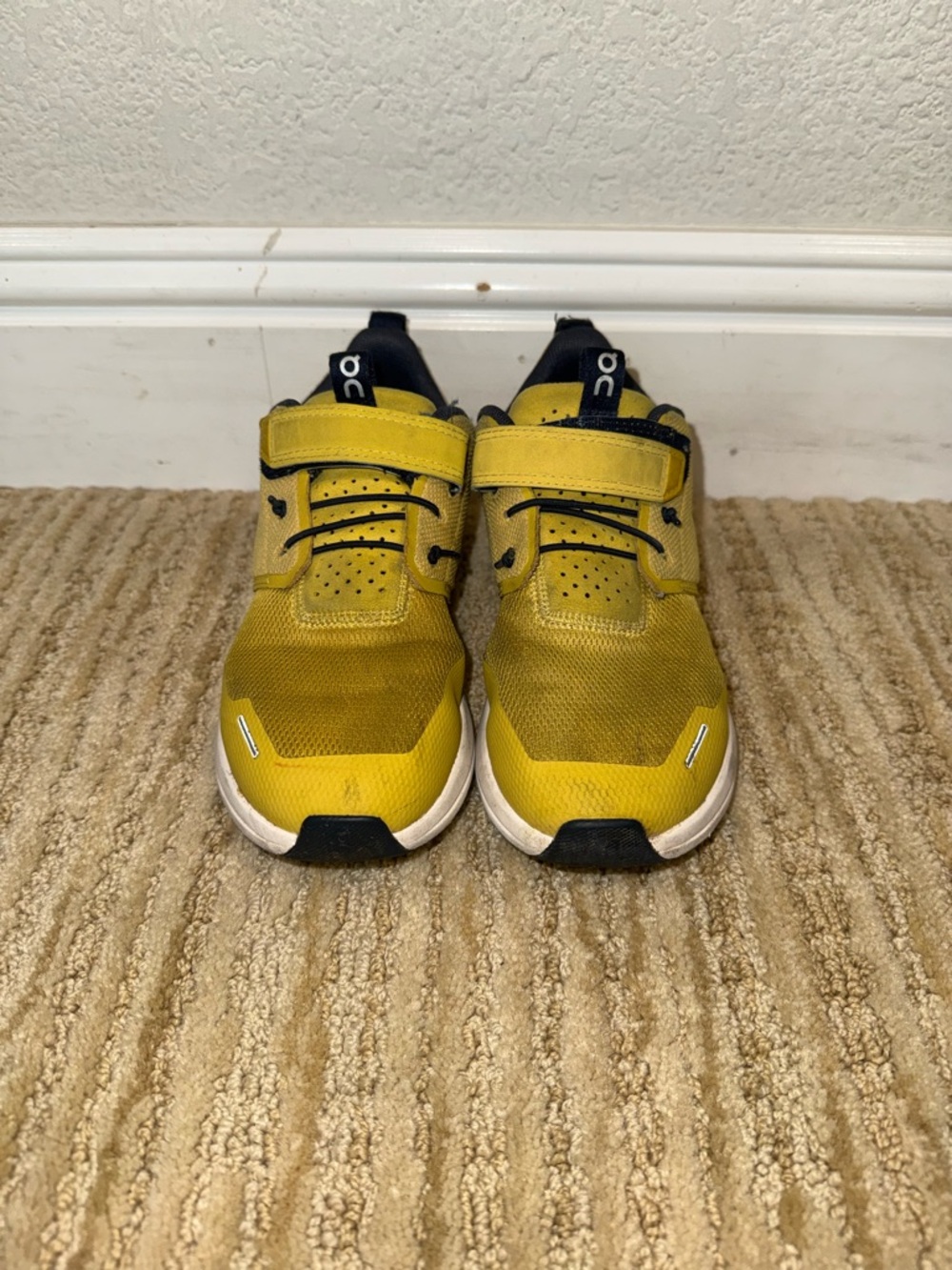 On Running Kids Yellow and Black Velcro Sneakers